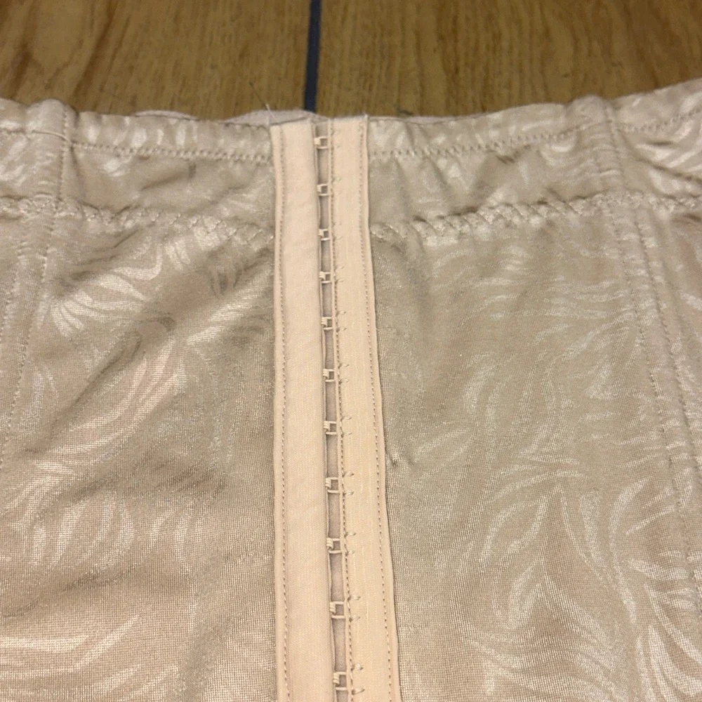 Maidenform waist nipper